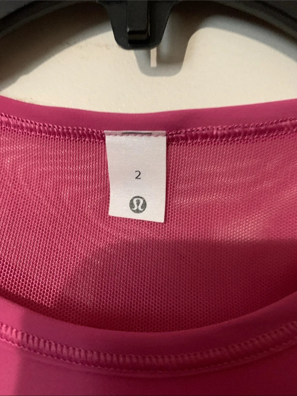 lululemon athletica deep pink sleeveless tank top